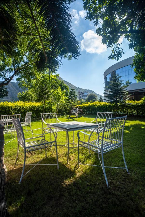 Spectrum Resort&Spa Udaipur Exterior foto